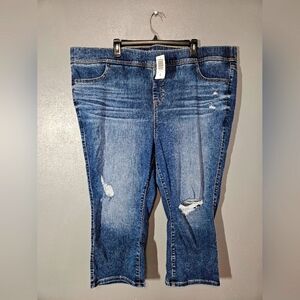 Torrid Distressed Crop Lean Jean